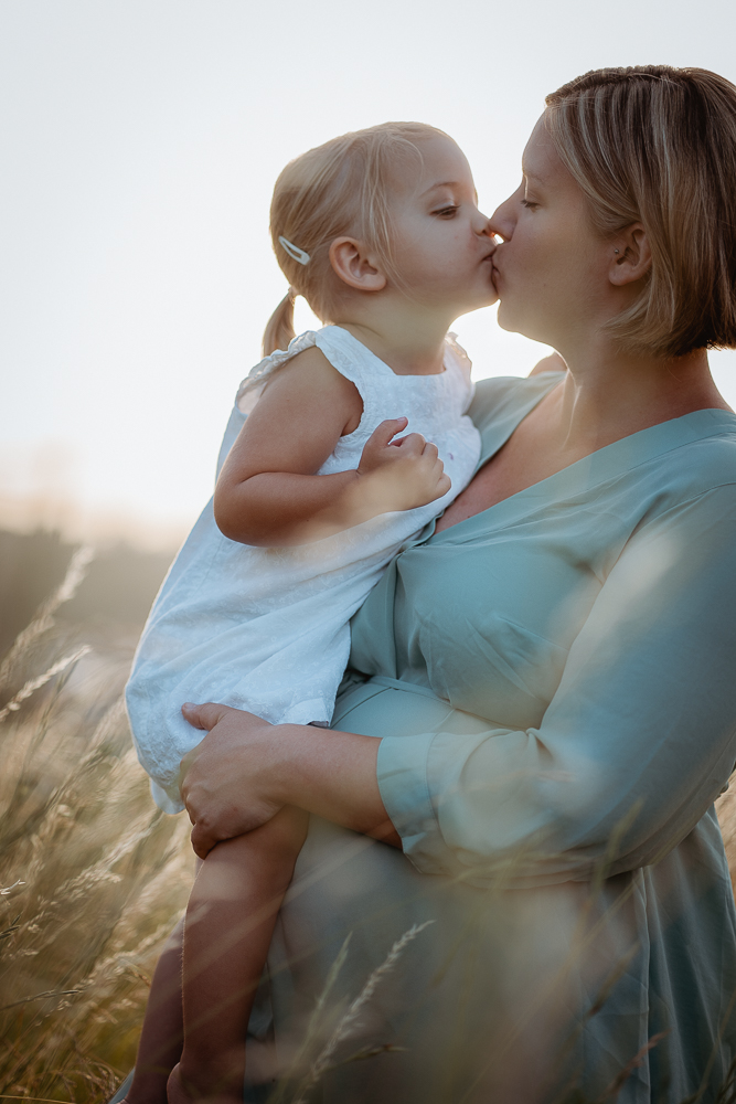 babybauchshooting-schwangerschaftsshooting-schwangerenbilder-familienshooting-geschwisterbilder-fotografie-kirchheimteck-esslingen-goeppingen-nuertingen
