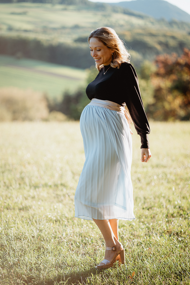 babybauchshooting-schwangerschaftsshooting-schwangerenbilder-familienshooting-fotografie-kirchheimteck-esslingen-goeppingen-nuertingen-stuttgart