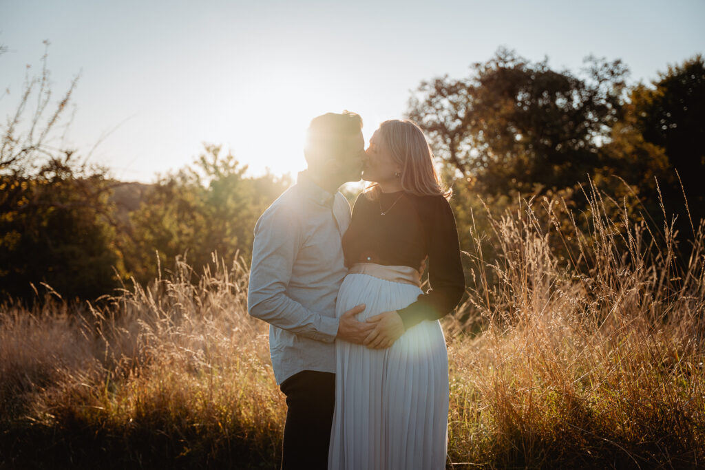 babybauchshooting-schwangerschaftsshooting-schwangerenbilder-familienshooting-fotografie-kirchheimteck-esslingen-goeppingen-nuertingen-stuttgart