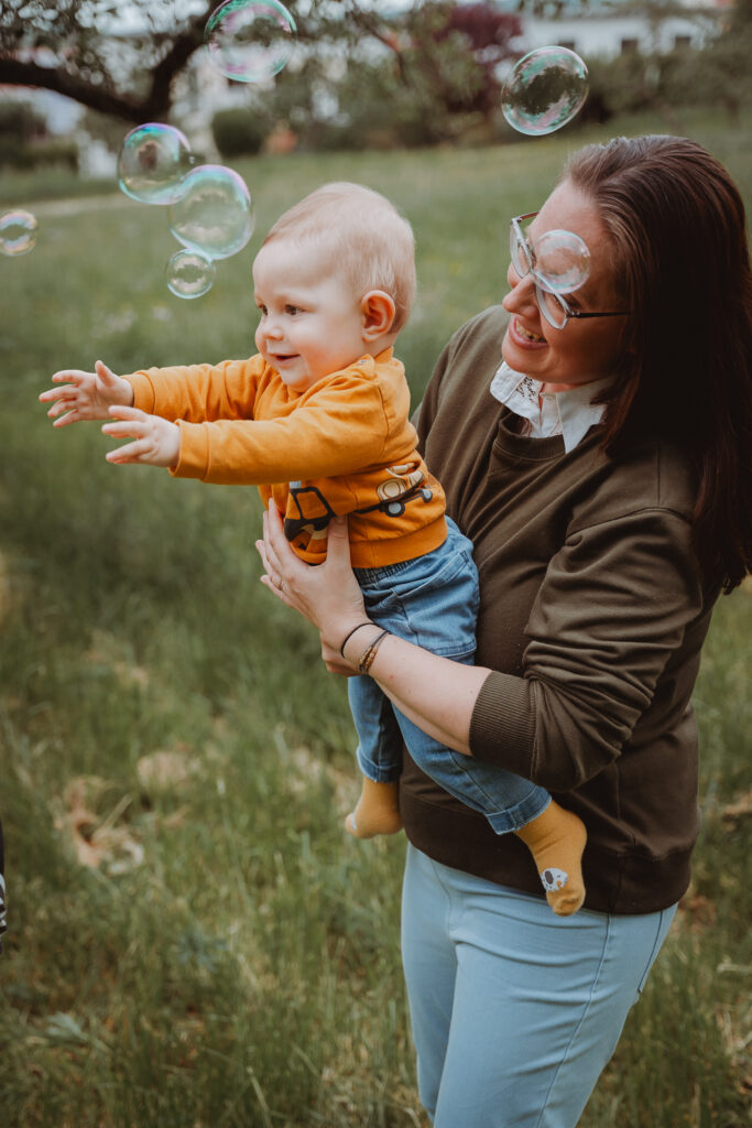 familienshooting-familienzeit-fotografie-kirchheimteck-outdoorshooting-homestory-esslingen-goeppingen-nuertingen-stuttgart