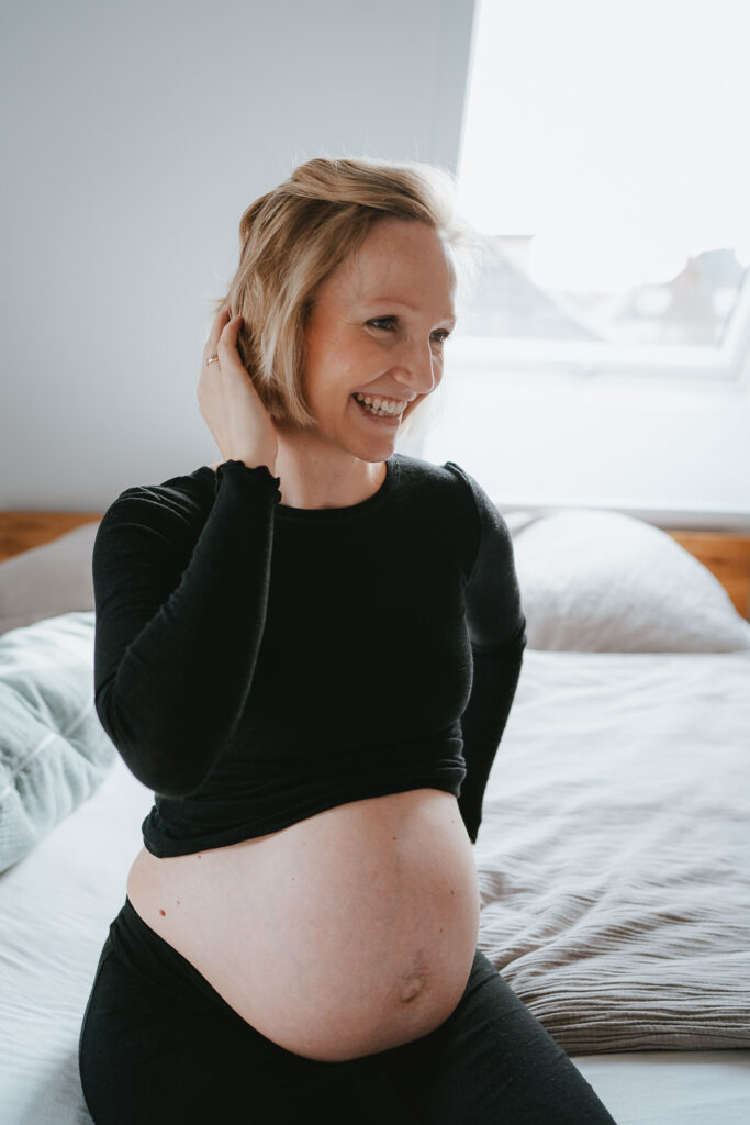 babybauchshooting-schwangerschaftsshooting-schwangerenbilder-familienshooting-fotografie-kirchheimteck-esslingen-goeppingen-nuertingen-stuttgart